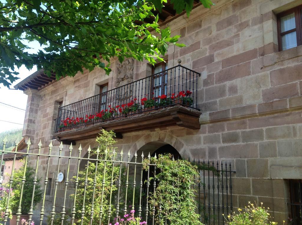 Casona De La Salceda Casa de hóspedes Treceño Exterior foto